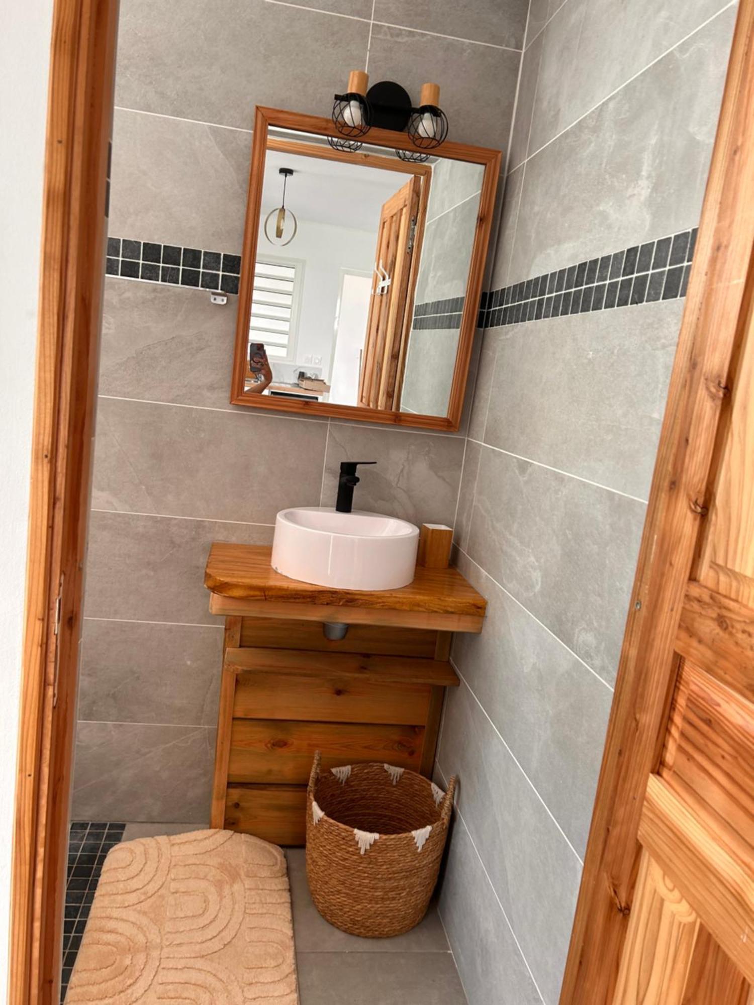 Logement Emeraude Sainte-Rose Extérieur photo